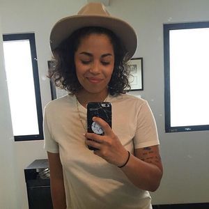 Meet your Posher, Camille